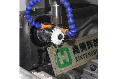 鑫騰輝陶瓷精雕機鑄就高精度復(fù)雜結(jié)構(gòu)件